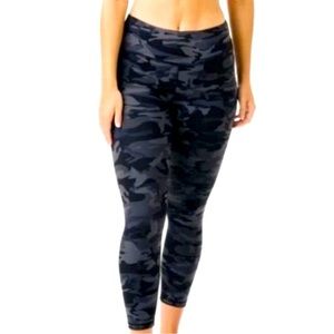 Zyia Black Camo leggings